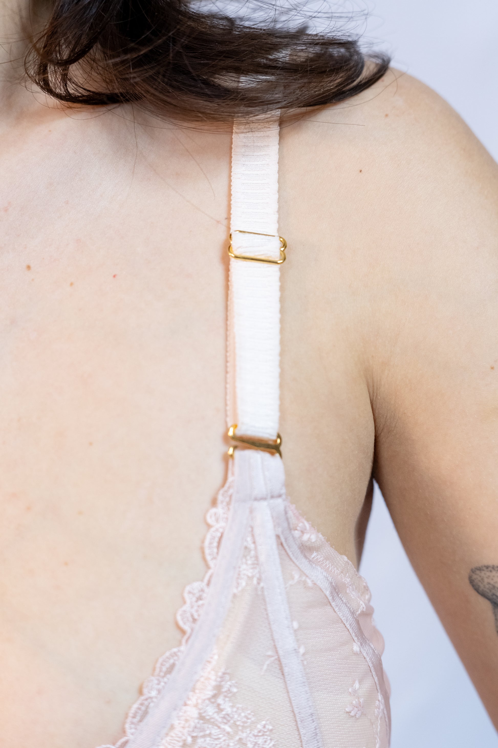 Bretelles amovibles réglables avant — soutien-gorge inclusif