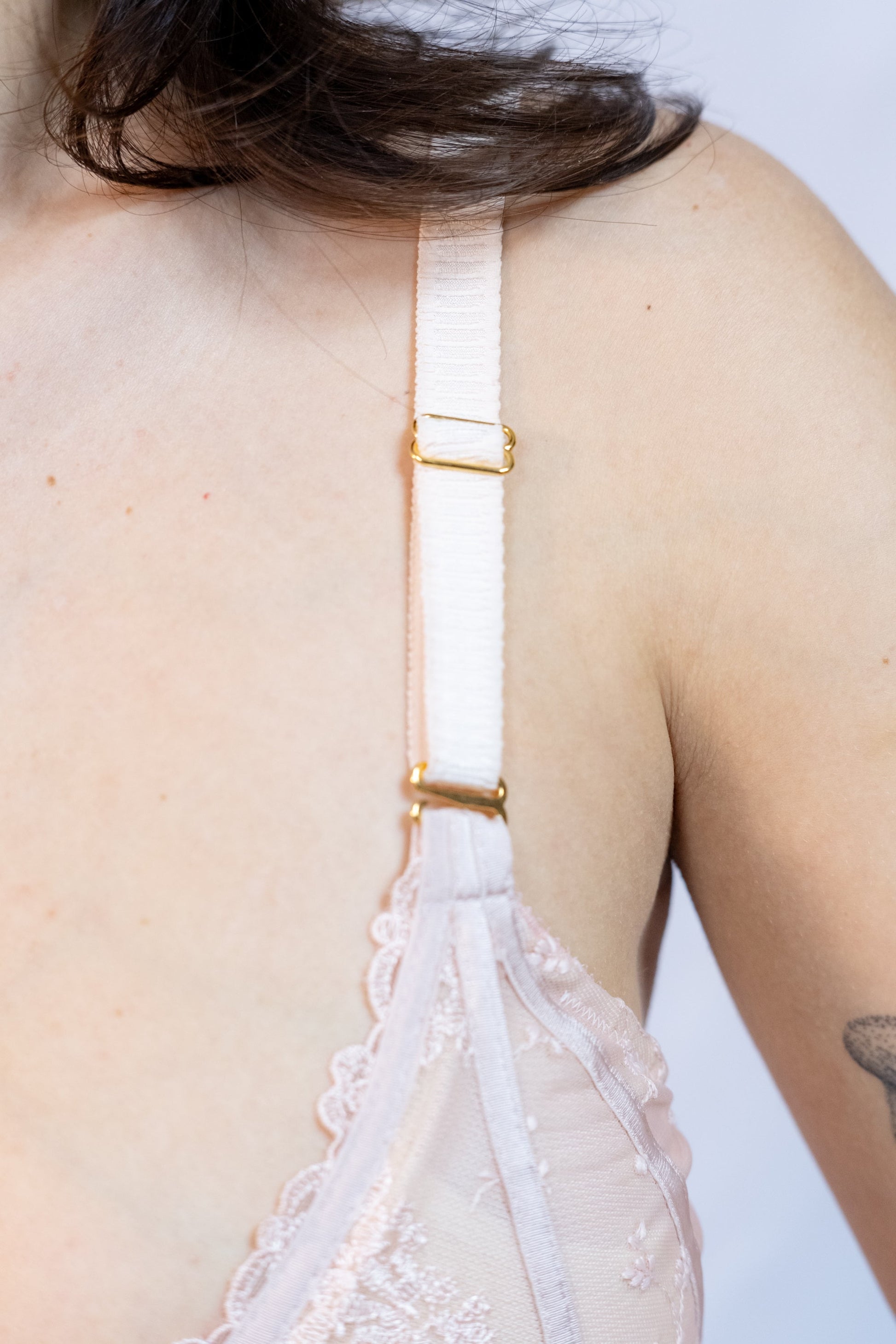 Bretelles amovibles réglables avant — soutien-gorge inclusif